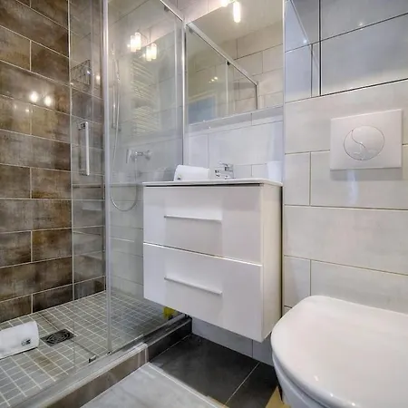 Juliette - 500m From The Apartmán