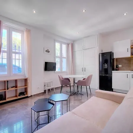 Juliette - 500m From The *